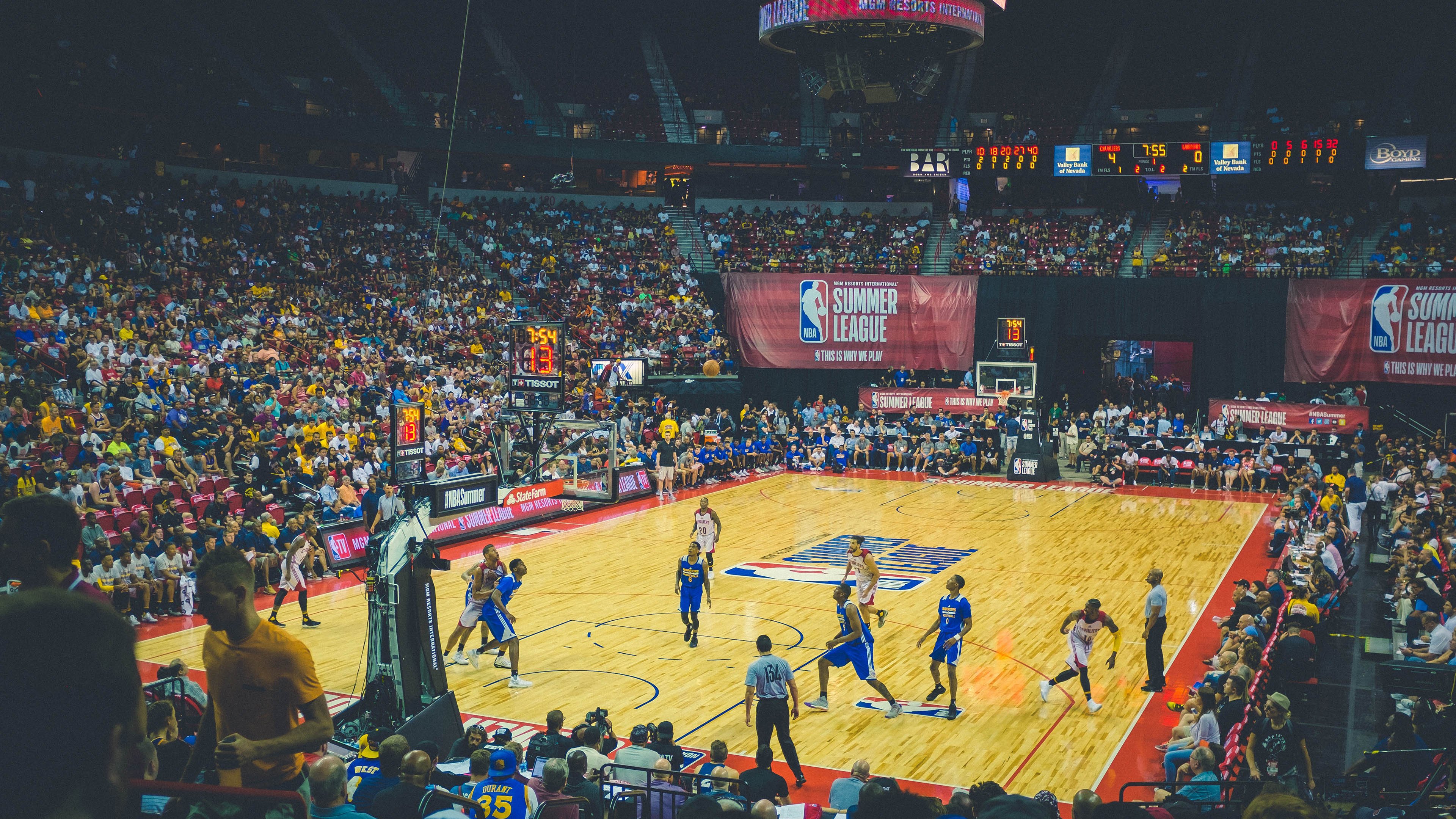 格斗UFC：顶级对决火爆开场，擂台热血沸腾！，ufc顶尖高手