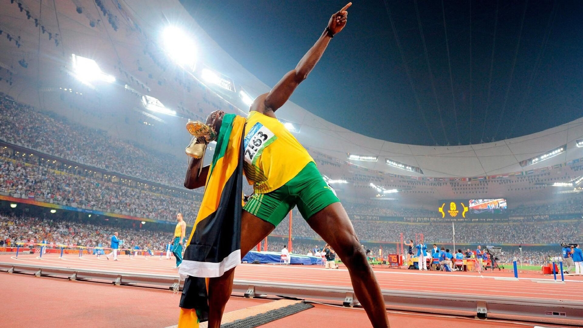 电动方程式赛车吸引环保关注，赛事走向低碳，电动方程式赛道为什么这么窄